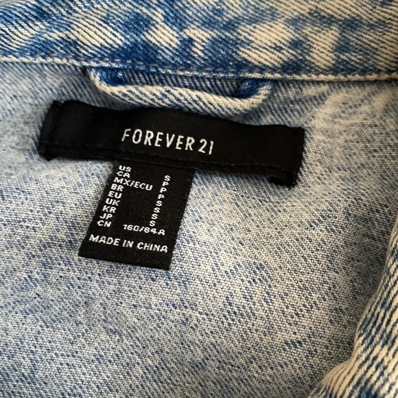 Acid wash cropped denim jacket - Picture 2 of 2